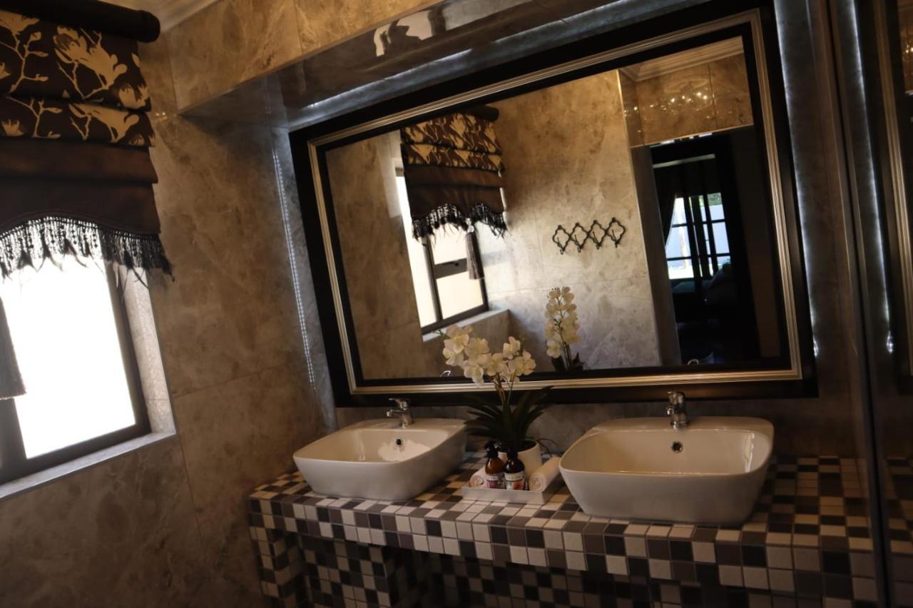 Villa Grande Luxury Accommodation เวลคอม ภายนอก รูปภาพ