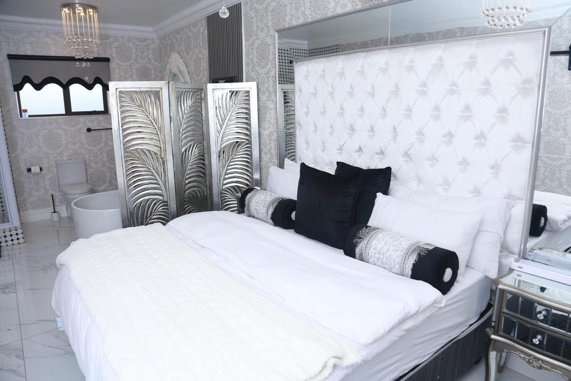 Villa Grande Luxury Accommodation เวลคอม ภายนอก รูปภาพ