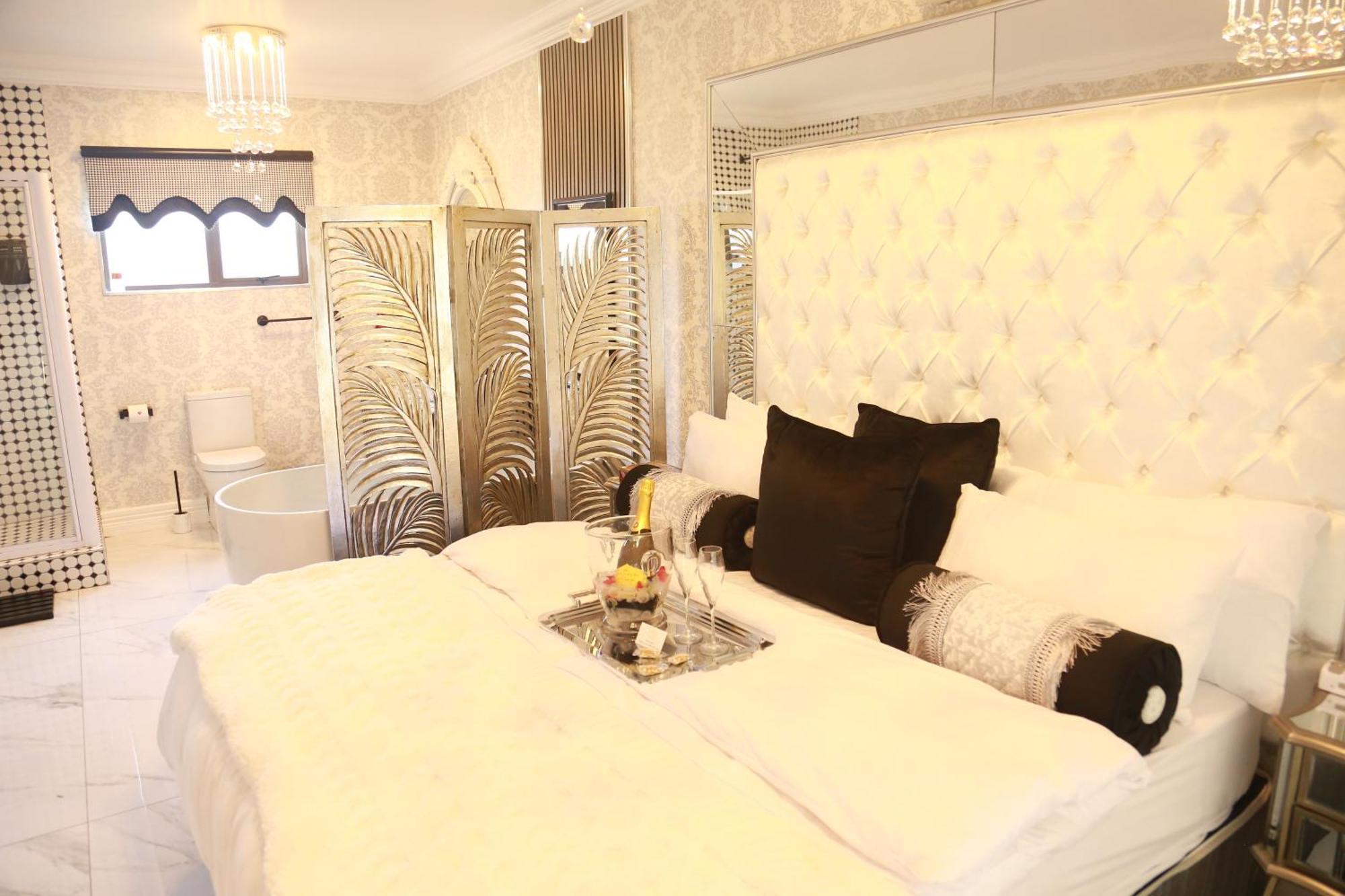 Villa Grande Luxury Accommodation เวลคอม ภายนอก รูปภาพ