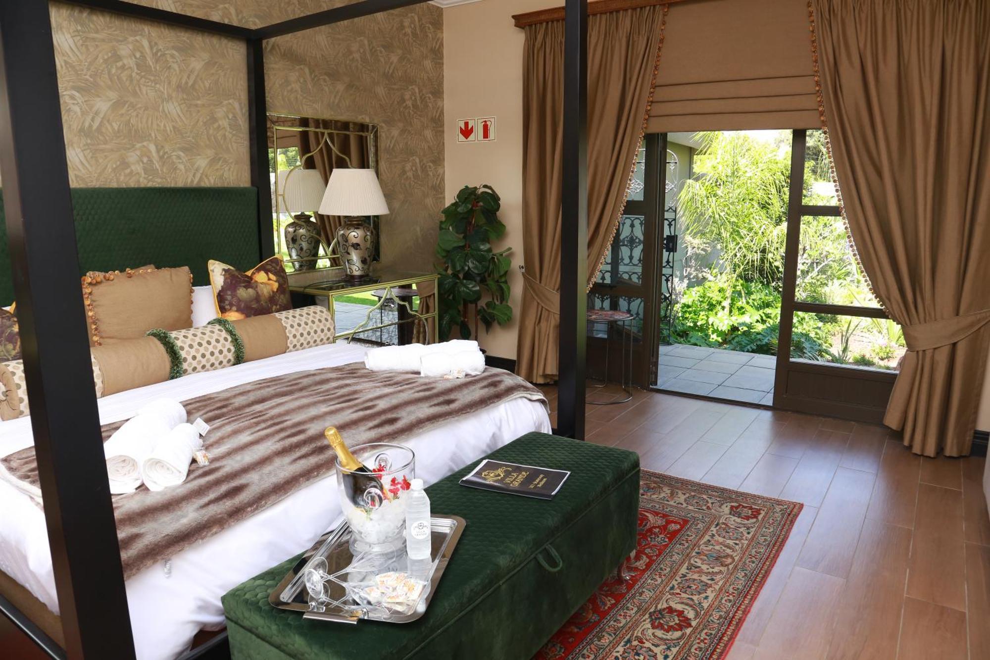 Villa Grande Luxury Accommodation เวลคอม ภายนอก รูปภาพ